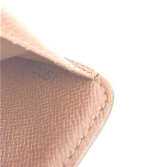 💯Louis Vuitton Zipper Compact Wallet 💕💕 - Picture 8 of 8